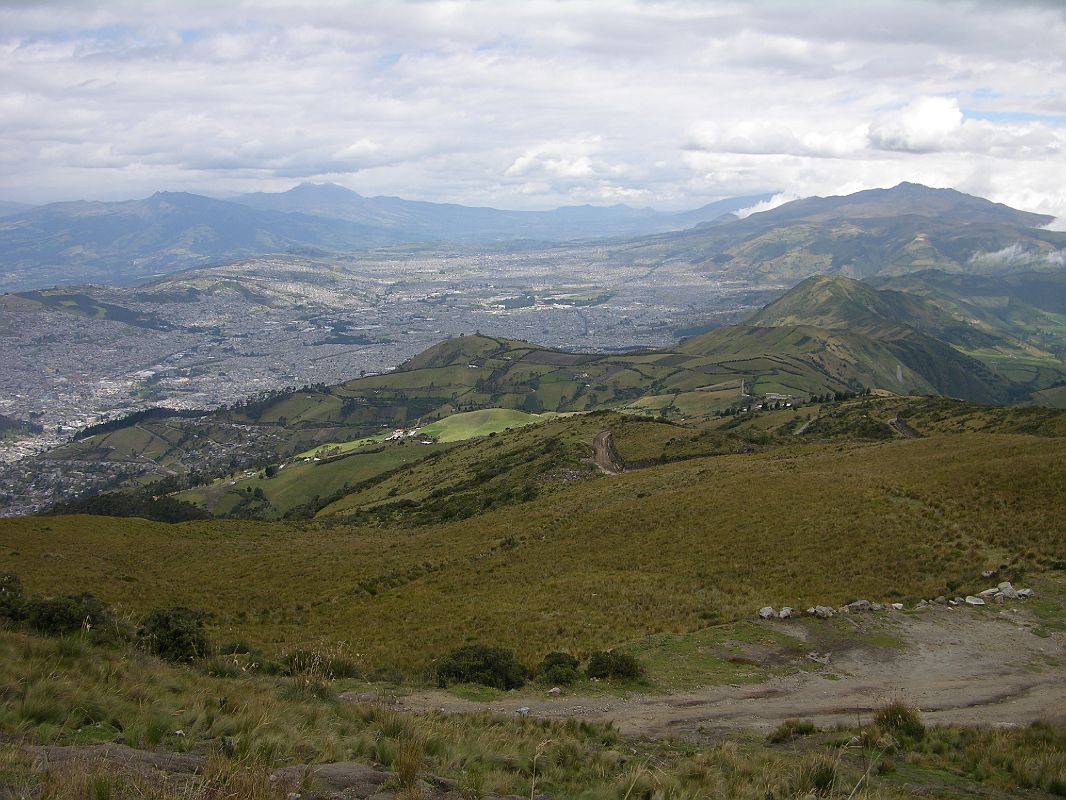 Ecuador Quito 03-03 TeleferiQo South Quito